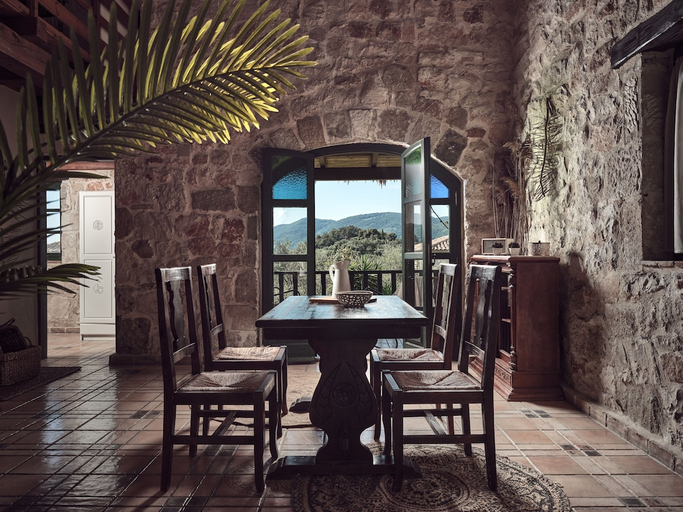 Food & Drinks 4, Leeda's Villas, Ionian Islands