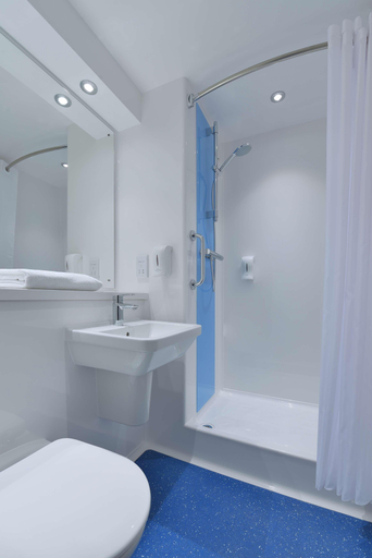 Bedroom 3, Travelodge Waterford