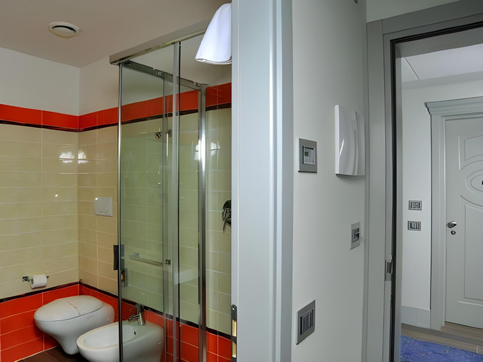 Bathroom 5, Grand Hotel Forli, Forli' - Cesena