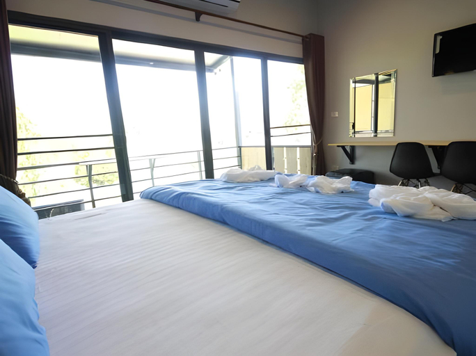 Bedroom, Maderbua hotel, Kumphawapi