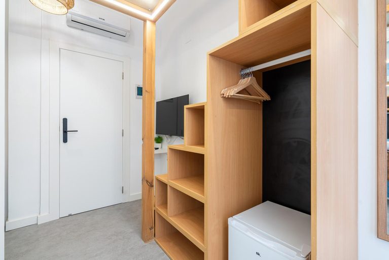 Bedroom 2, Tiendas 26, Almería