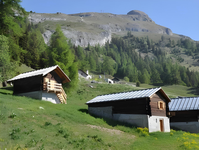 Exterior & Views
