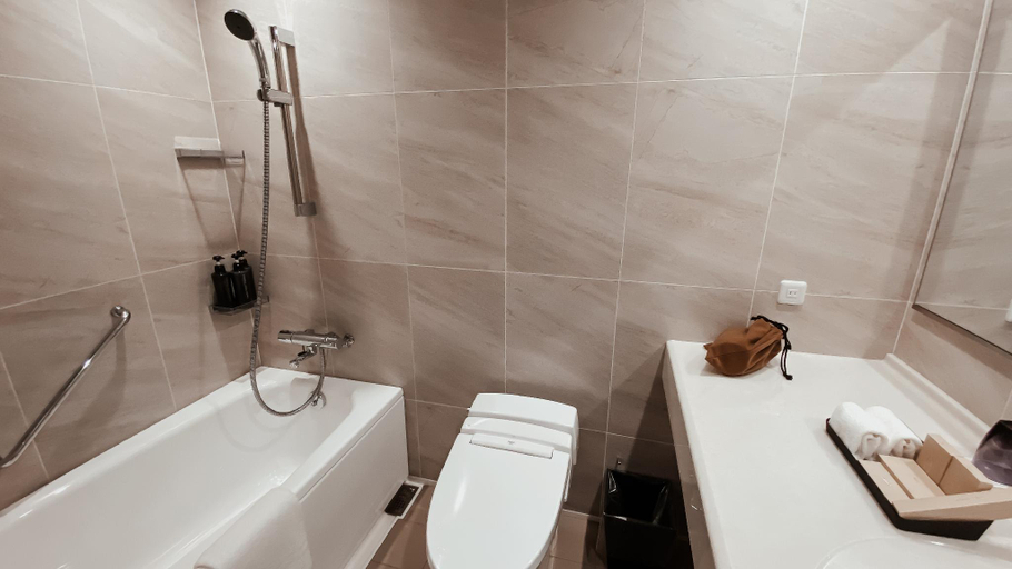 Bathroom 4, Hinode Hills Niseko Village, Niseko