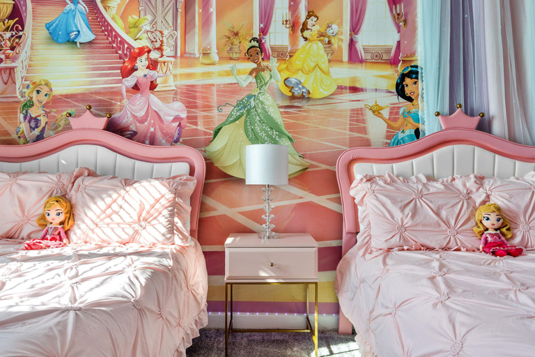 5, Stylish 5BR Home With Themed Bedrooms, Osceola