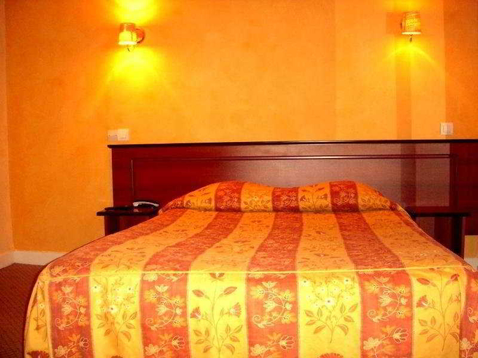 Bedroom 3, Hôtel du Square d'Anvers, Paris