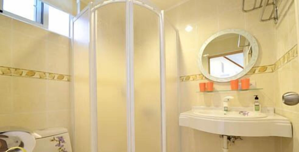 Bathroom 5, Starshine, Nantou