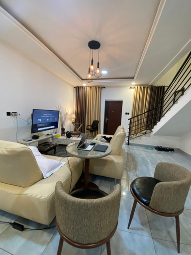 Others 3, Furnished 2 Bedroom Terraced Duplex by Cerebellum&, Tema