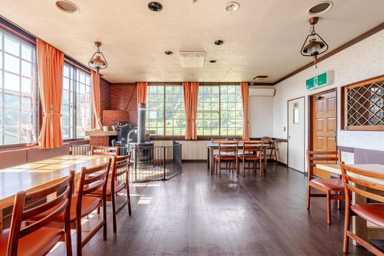 Food & Drinks 3, Hunters Gate: Ski In/Out Whole Lodge Rental, Pets OK , Iiyama