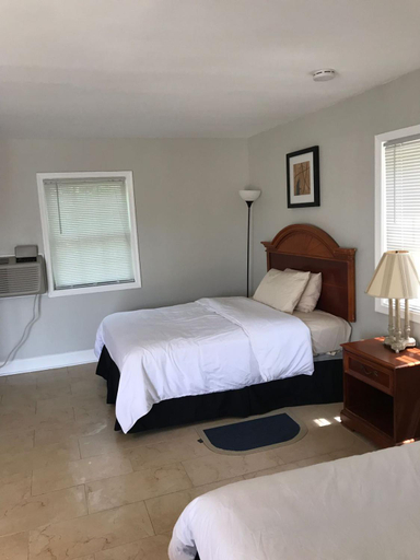 Bedroom 3, Red Carpet Inn Alexandria, Fairfax