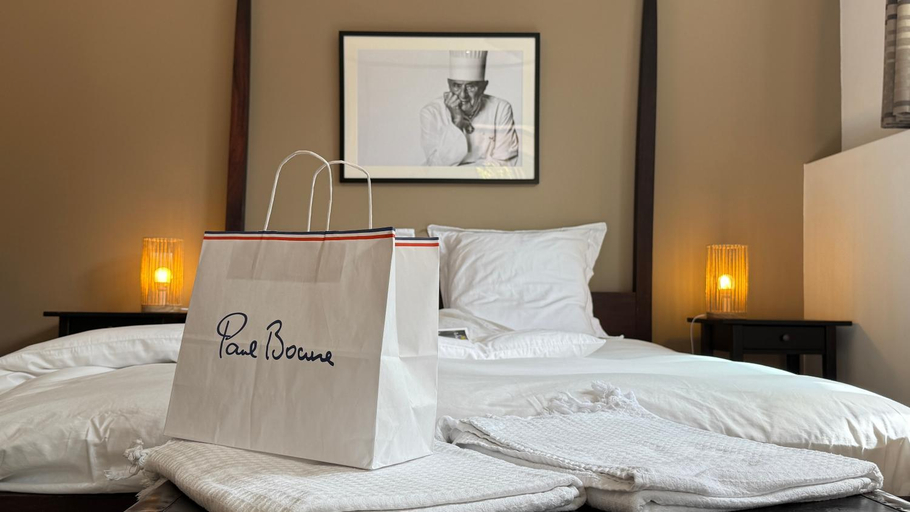 Others 4, Chambre Univers Bocuse - a 200 m de la Legende, Rhône