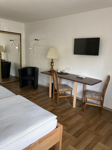 Others 3, Motel, Rostock