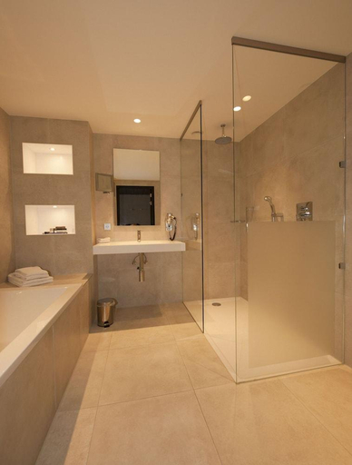 Bathroom 5, Van Der Valk Hotel Hengelo, Hengelo