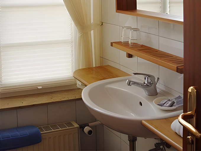 Bathroom 3, Hotel Altes Hafenhaus, Rostock