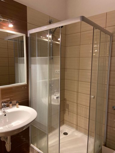 Bathroom 3, The Cream, Budapesti