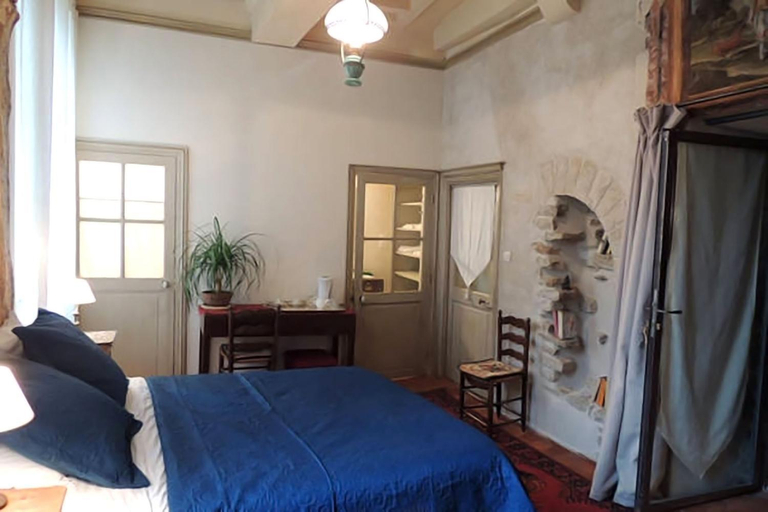 Bedroom 2, Maison Romane 1136, Saône-et-Loire