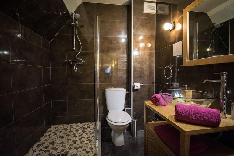 Bathroom 3, Hotel De La Couronne, Haut-Rhin