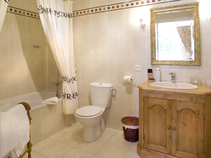 Bathroom 2, Logis Le Fleuray, Indre-et-Loire