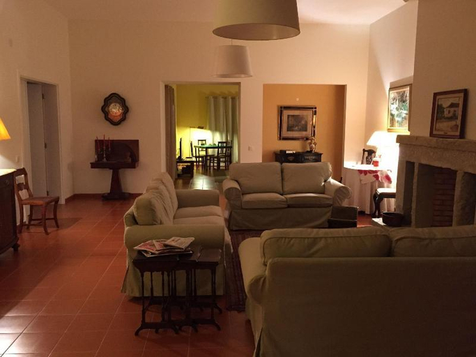 Public Area 2, Casa do Alfaro, Azambuja