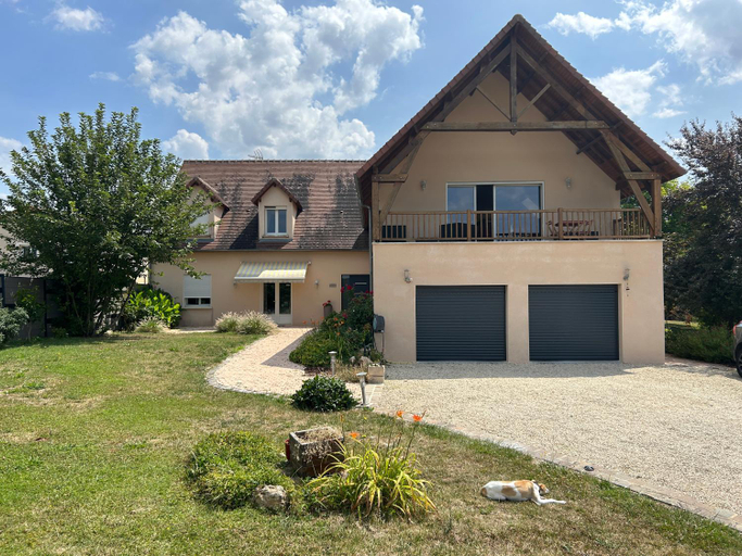 Others 4, Maison Karmanor, Vienne