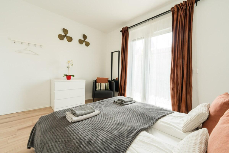 Bedroom 3, Brand New Apartment - 2 rooms-balcony -garage, Budapesti