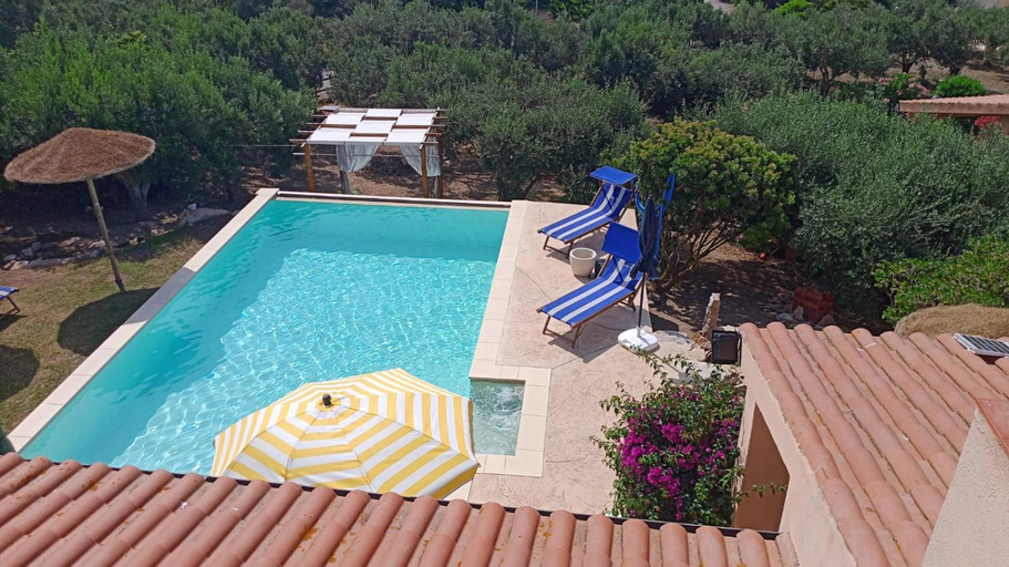 Others 3, B&B Peonia Sun light, Carbonia-Iglesias
