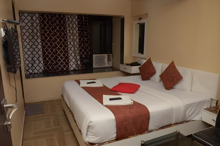 Bedroom 3, Platinum Hotel, Thane