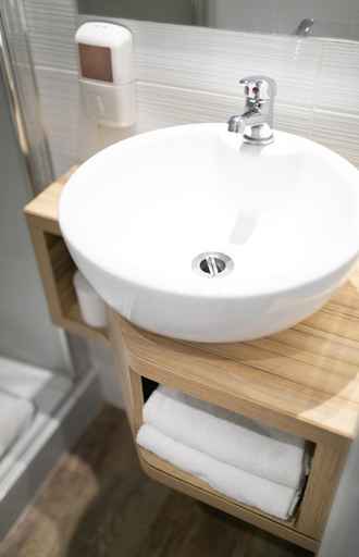 Bathroom 1, Best Hotel Bordeaux Sud, Gironde