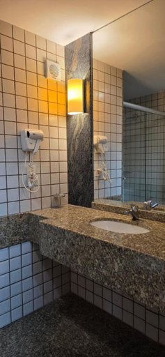 Bathroom 4, Flat particular com varanda, garagem e wi-fi no Hotel Grand Mercure, Brasília