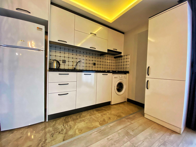 Others 3, My House Suite, Merkez