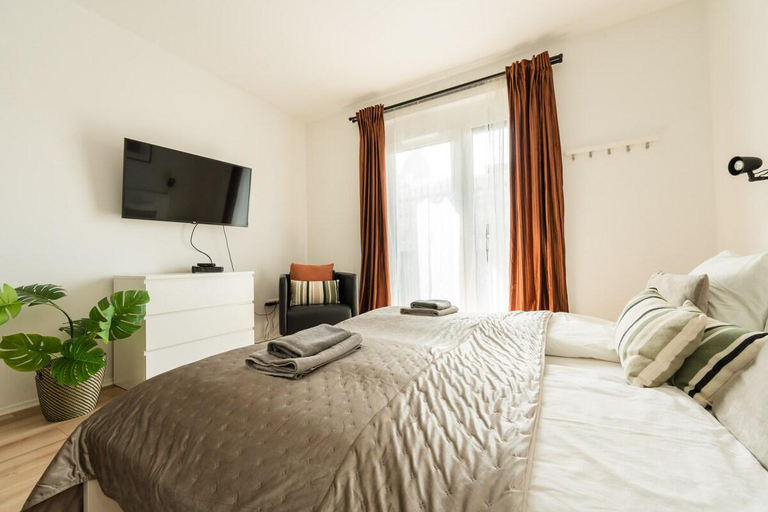 Bedroom 2, Brand New Apartment - 2 rooms-balcony -garage, Budapesti