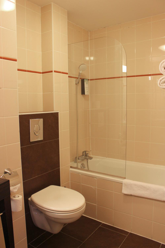 Bathroom 5, Kyriad - Dijon Centre Gare, Côte-d'Or