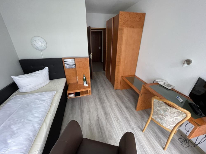 Bedroom 3, Hotel Martina, Werra-Meißner-Kreis