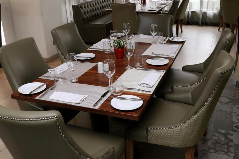 Food & Drinks 5, Leola Hotel, Lagos-Guest Room, Kosofe