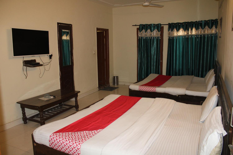 Others 4, Hotel Diamond Leaf, Chandigarh