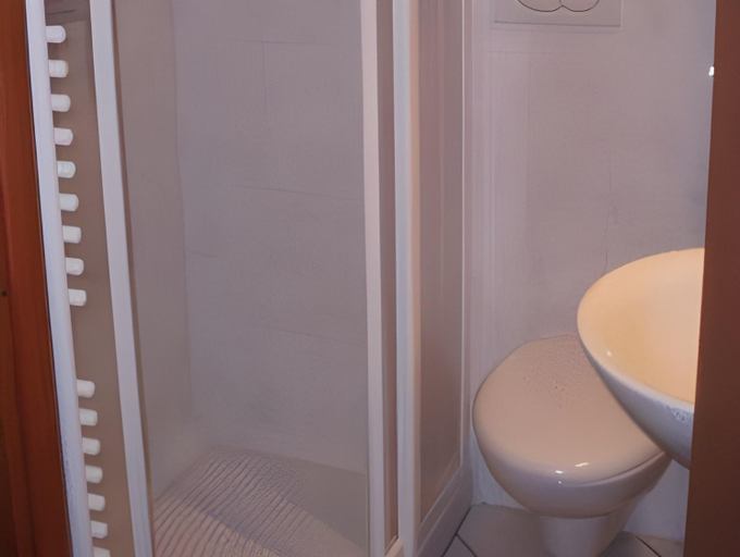 Bathroom 2, Hotel Firenze, Varese