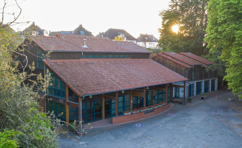 Exterior & Views