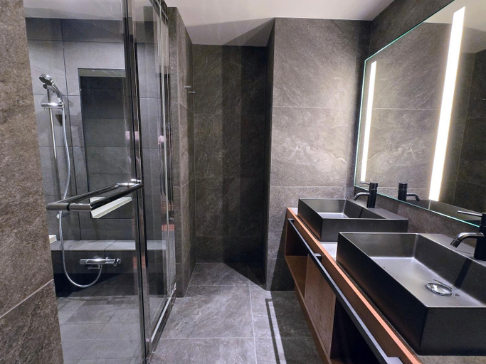 Bathroom, 30 PIECES Namba, Osaka