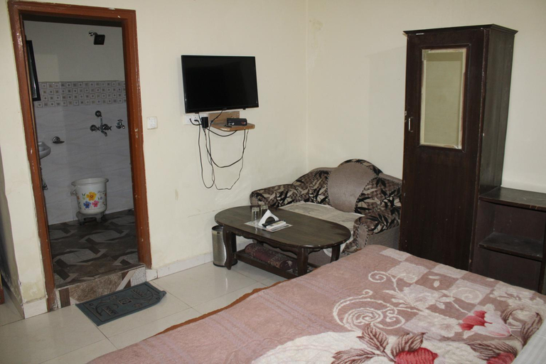 Bedroom 2, Hotel Diamond Leaf, Chandigarh