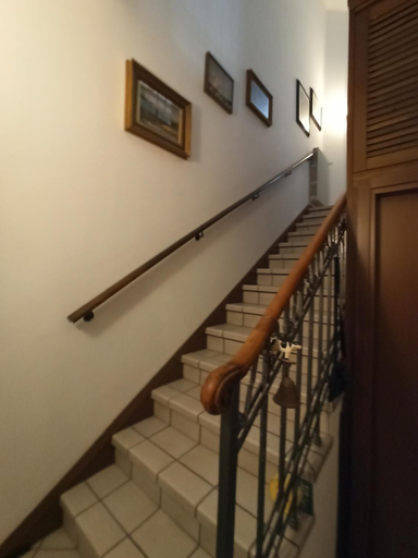 Others 4, B&B Number 9, Bologna