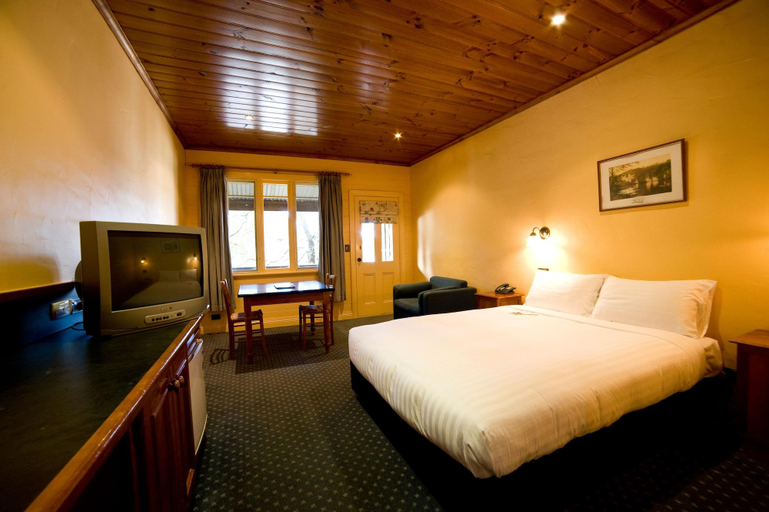 Bedroom 2, Strahan Village, West Coast