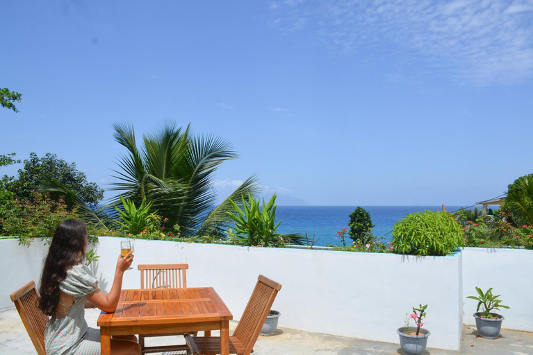 Food & Drinks 3, Sunbird Villas