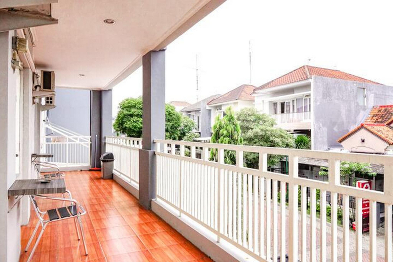 Public Area, RedDoorz @ Citraland Surabaya, Surabaya