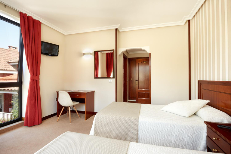 Bedroom 2, Hotel Piedras, Asturias
