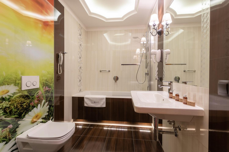 Bathroom 2, Dworek Goralski Restauracja Hotel & SPA, Bielsko