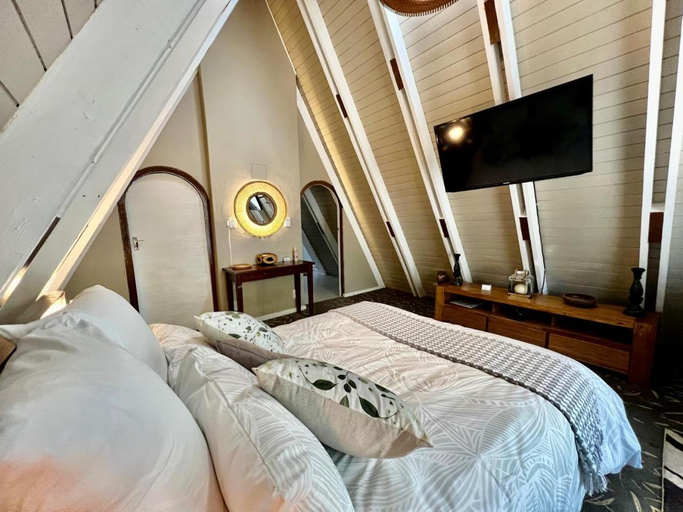 Others 3, STAY In TEHAMA, City of Cape Town