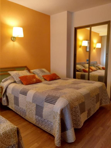 Bedroom 2, Hotel Alda Guijuelo, Salamanca