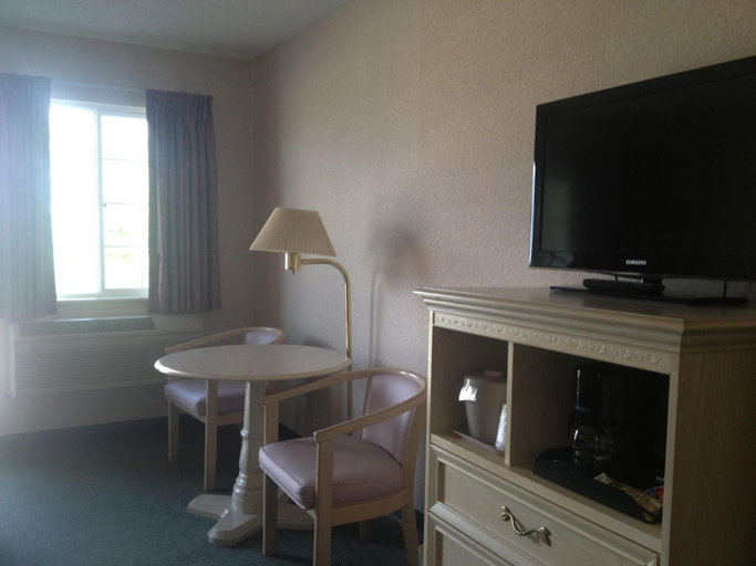 Others 5, Parkside Inn Bridgeview, Emmet