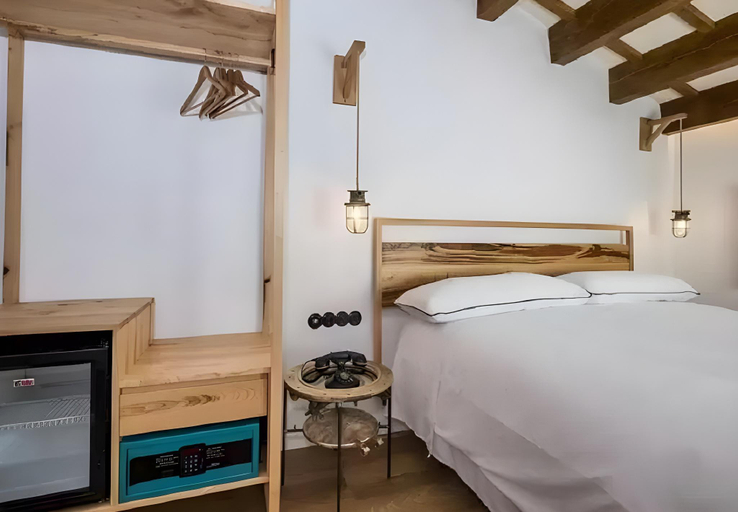 Bedroom 2, Nao Catedral Boutique Hotel, Baleares