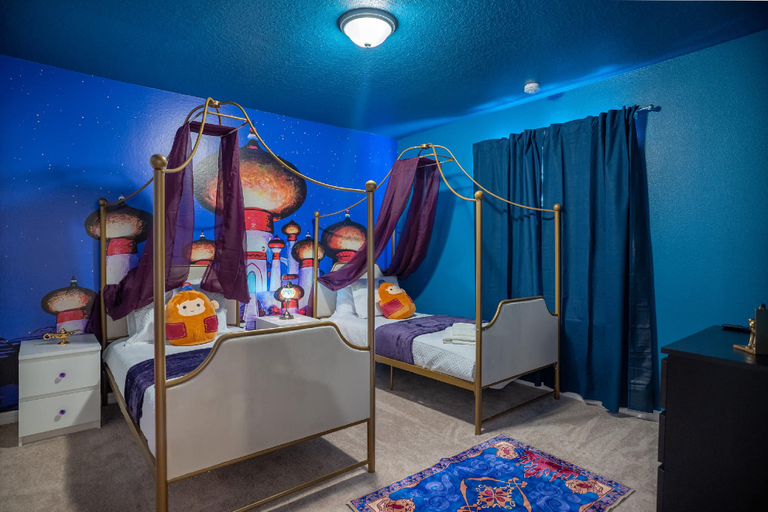 2, Fun and Relax, 10 Bed Home, Pool, Themed Rooms, Lake
