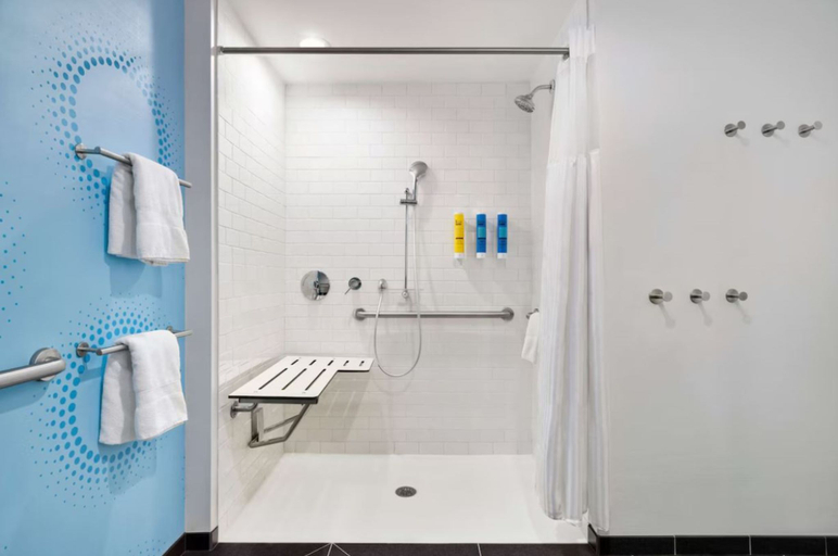 Bathroom 4, Tru By Hilton Naperville Chicago, Dupage